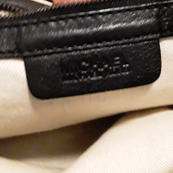 Michel Kors bag - Picture 9 of 10